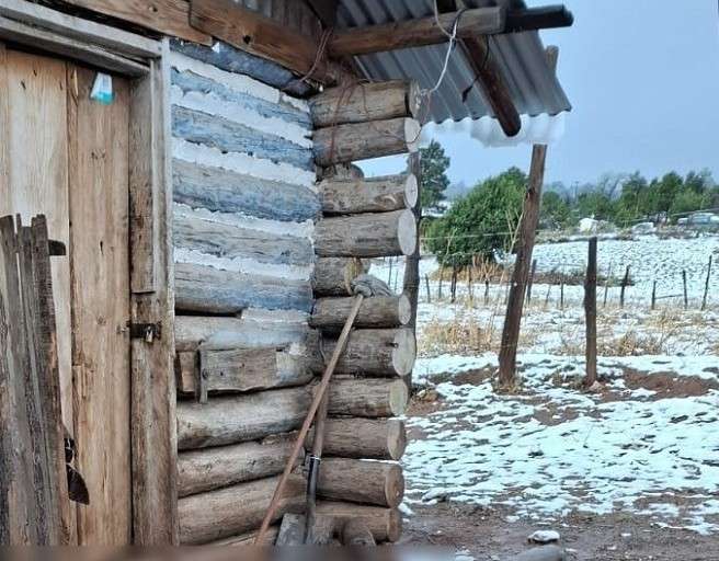 Muere de hipotermia mientras se embriagaba afuera de su casa