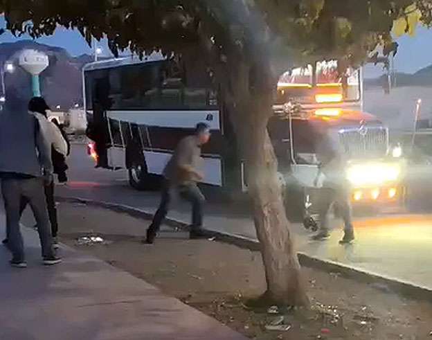 Video: riñen supuestos camioneros