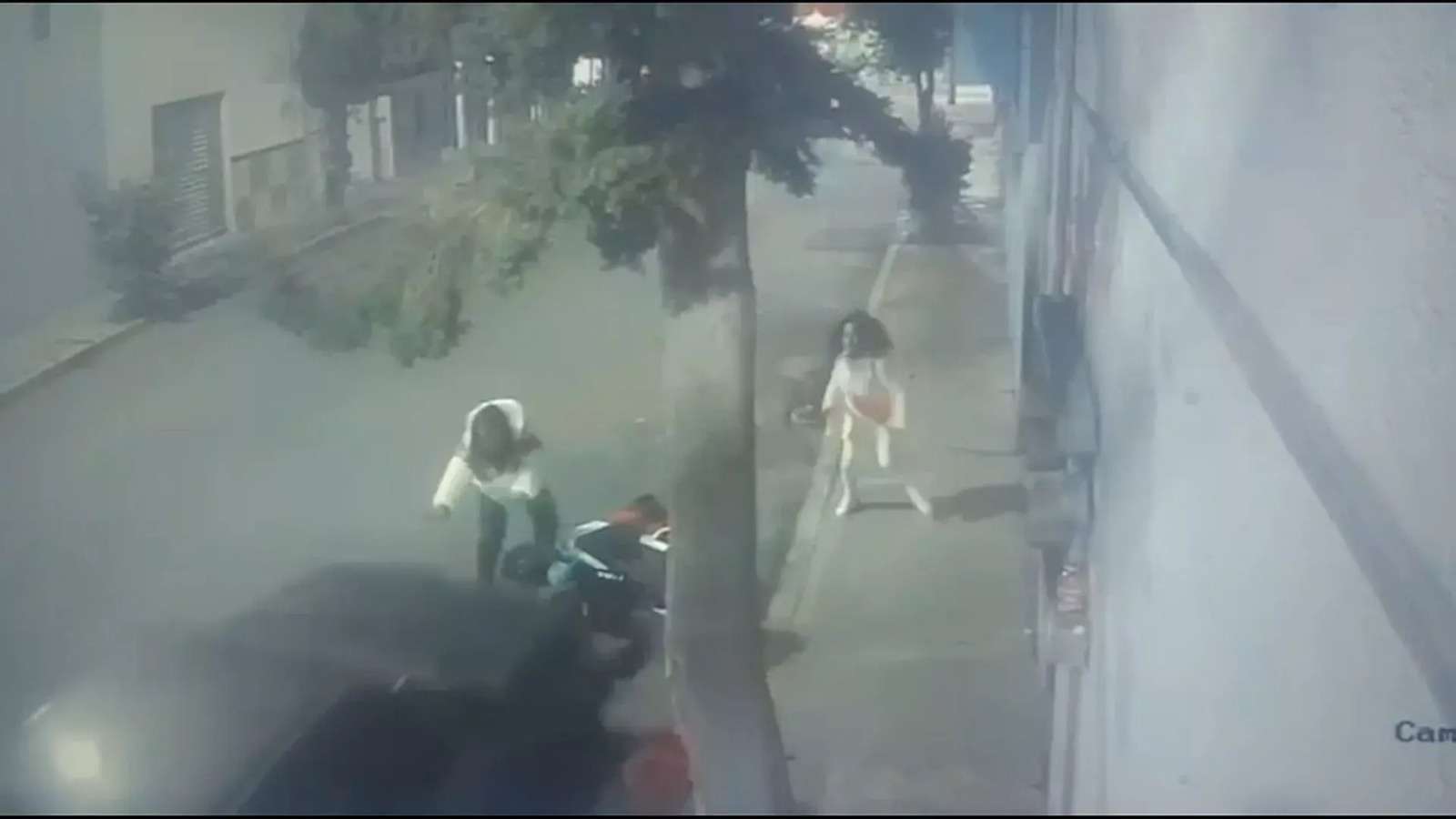 Ataque intencional: atropella varias veces a dos mujeres