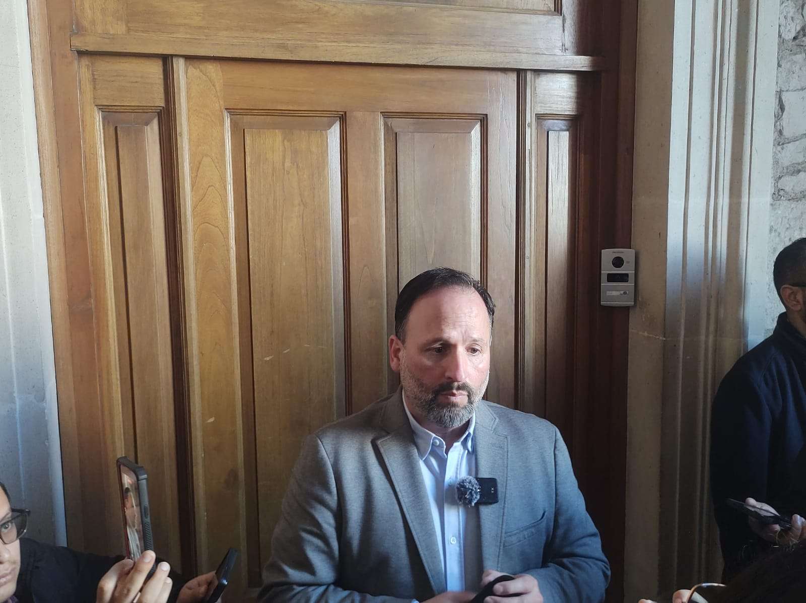 Cuenta falsa de Santiago de la Peña pide dinero a usuarios en redes 
