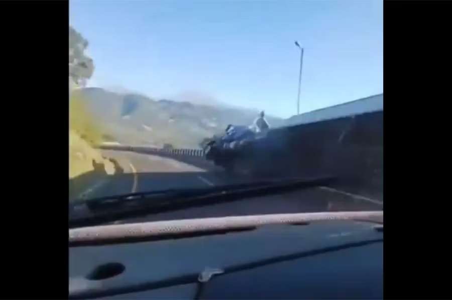 Vuelca tráiler en autopista Puebla-Orizaba