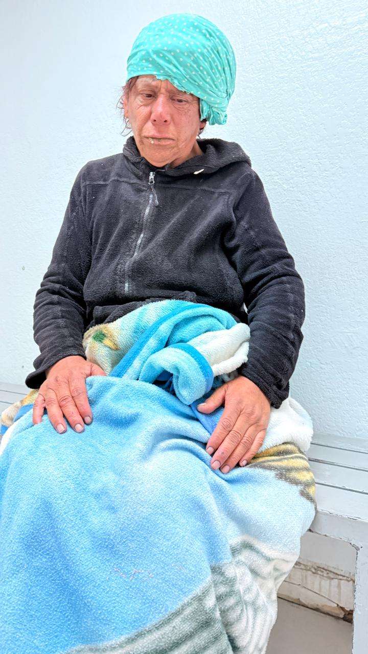 Piden apoyo para localizar familia de mujer extraviada 