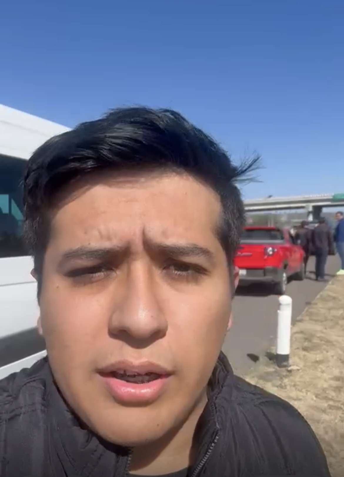 Quedan jóvenes juarenses varados en carretera en medio de violencia