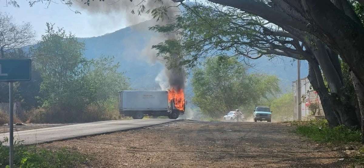 Se extienden Narcobloqueos a Colima y Guanajuato

