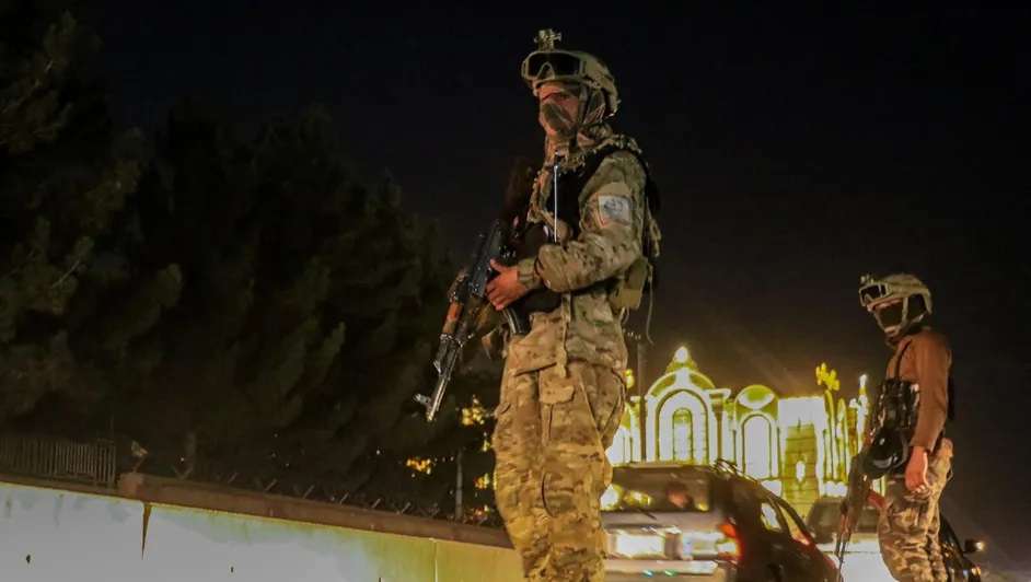 Ataca Pakistán capital de Afganistán; declara guerra abierta