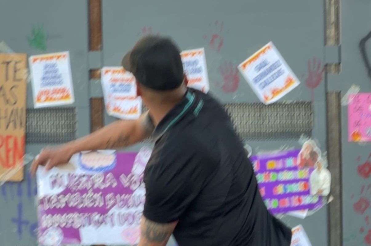 Arrestan a uno por lanzar piedras contra Palacio de Gobierno