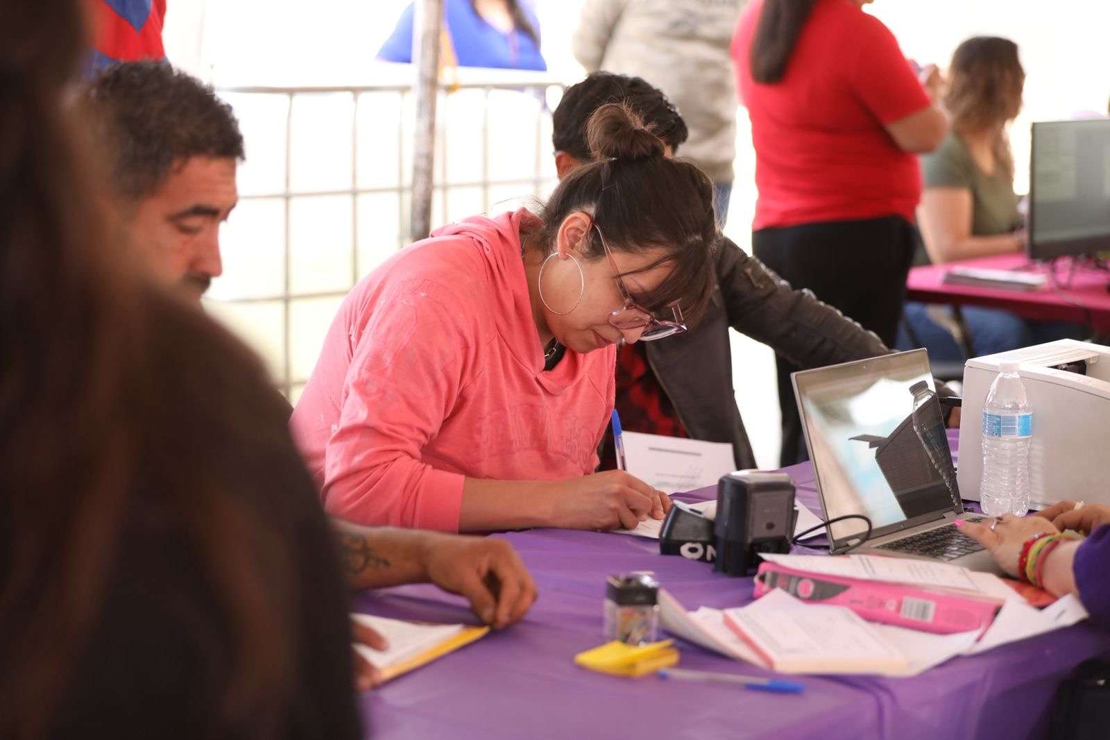 Llevan servicios municipales a colonia Tierra y Libertad
