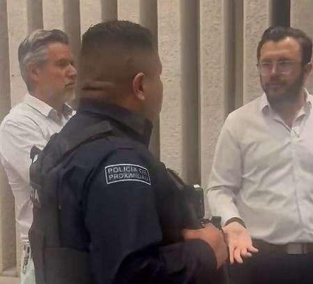 Cierran acceso 10 minutos antes y dejan sin presentar amparo a ciudadanos