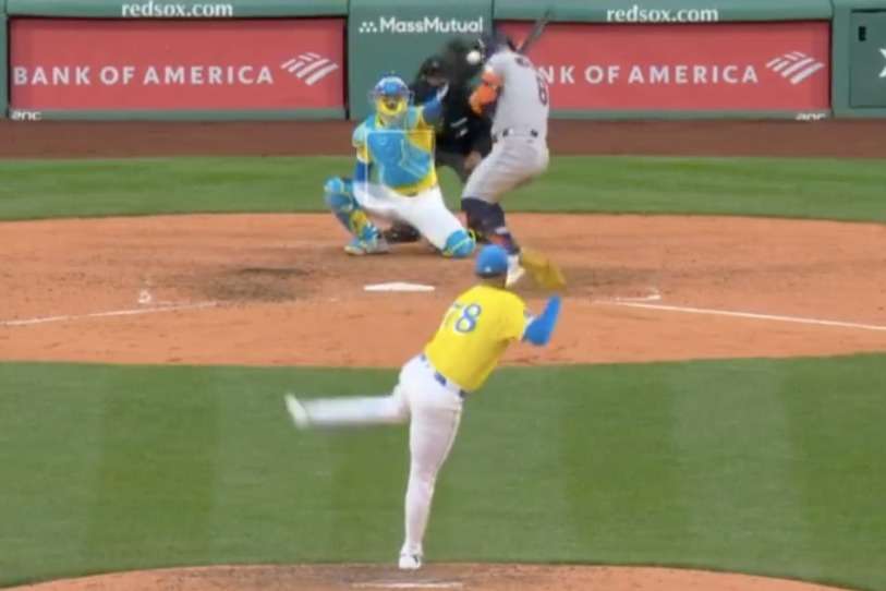 Rompe Samaniego el casco de Walker tras recibir el golpe 