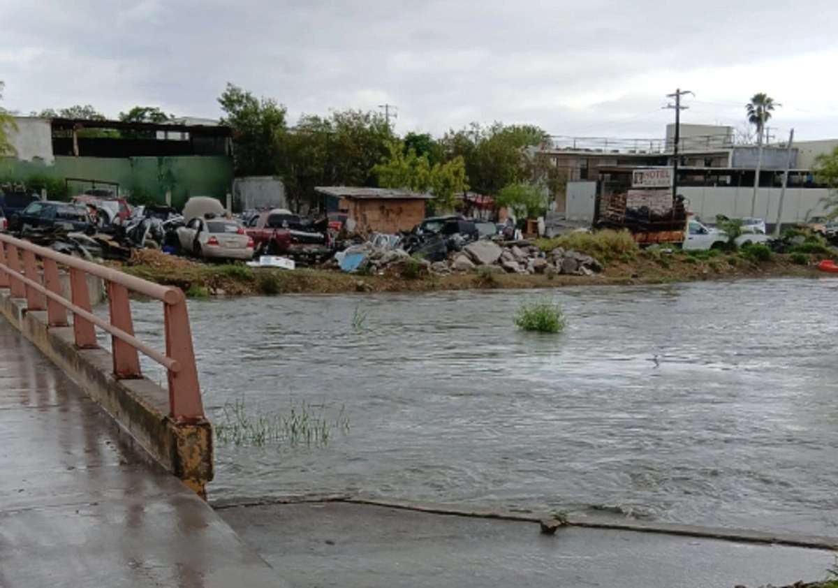 Aumenta nivel del Río Bravo tras lluvias recientes en Nuevo Laredo
