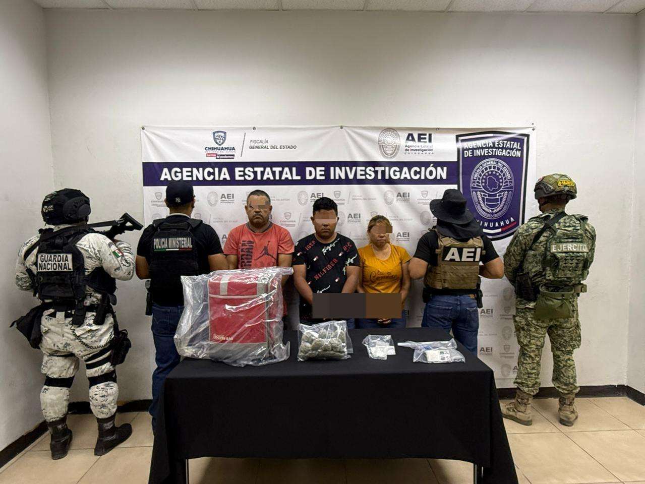 Detienen a tres personas con droga en la colonia Salvarcar