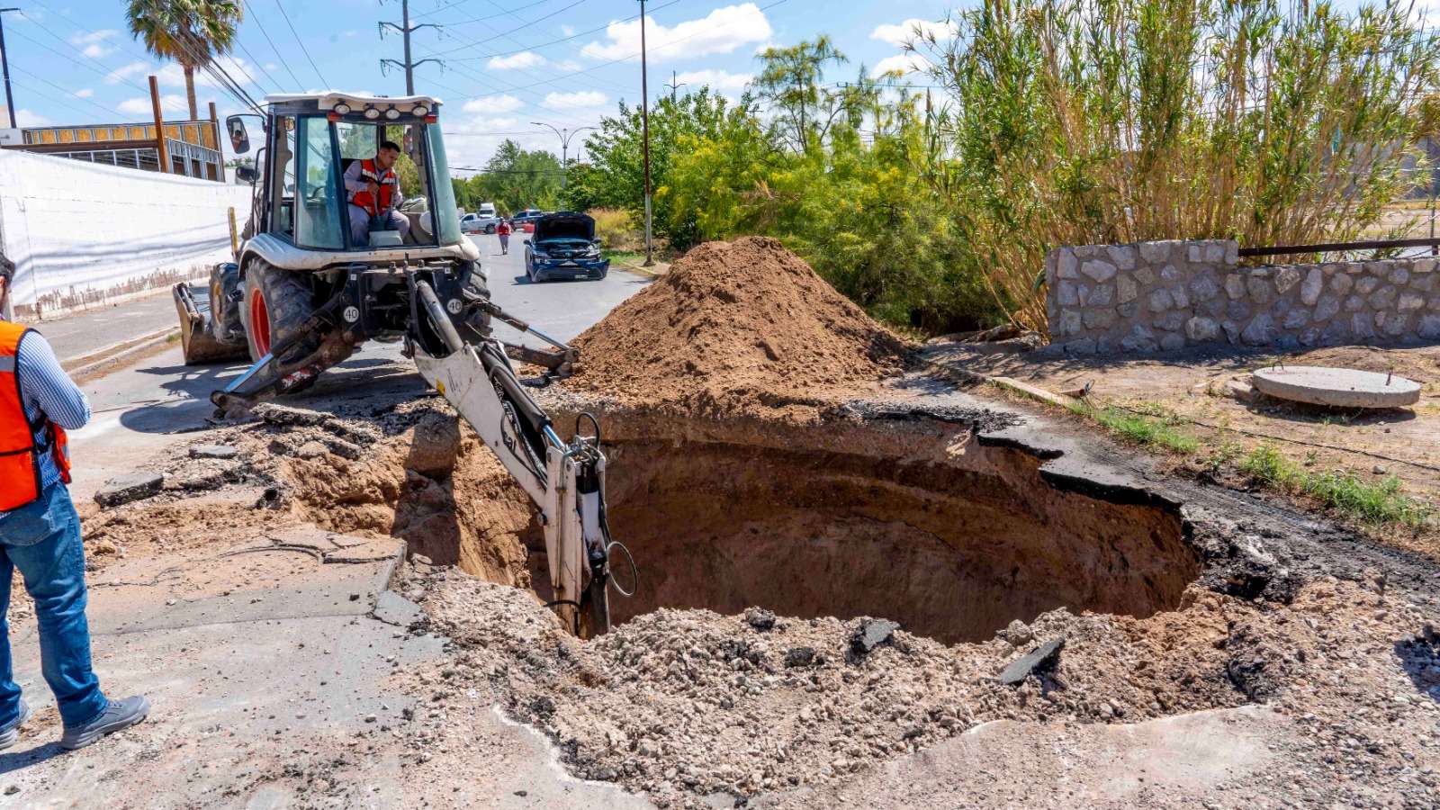 Repara JMAS hundimiento en Campos Elíseos 
