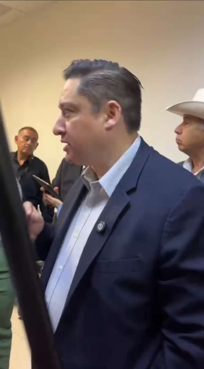 Acusa Alfredo Chávez a Morena de incitar a violencia en el Congreso 