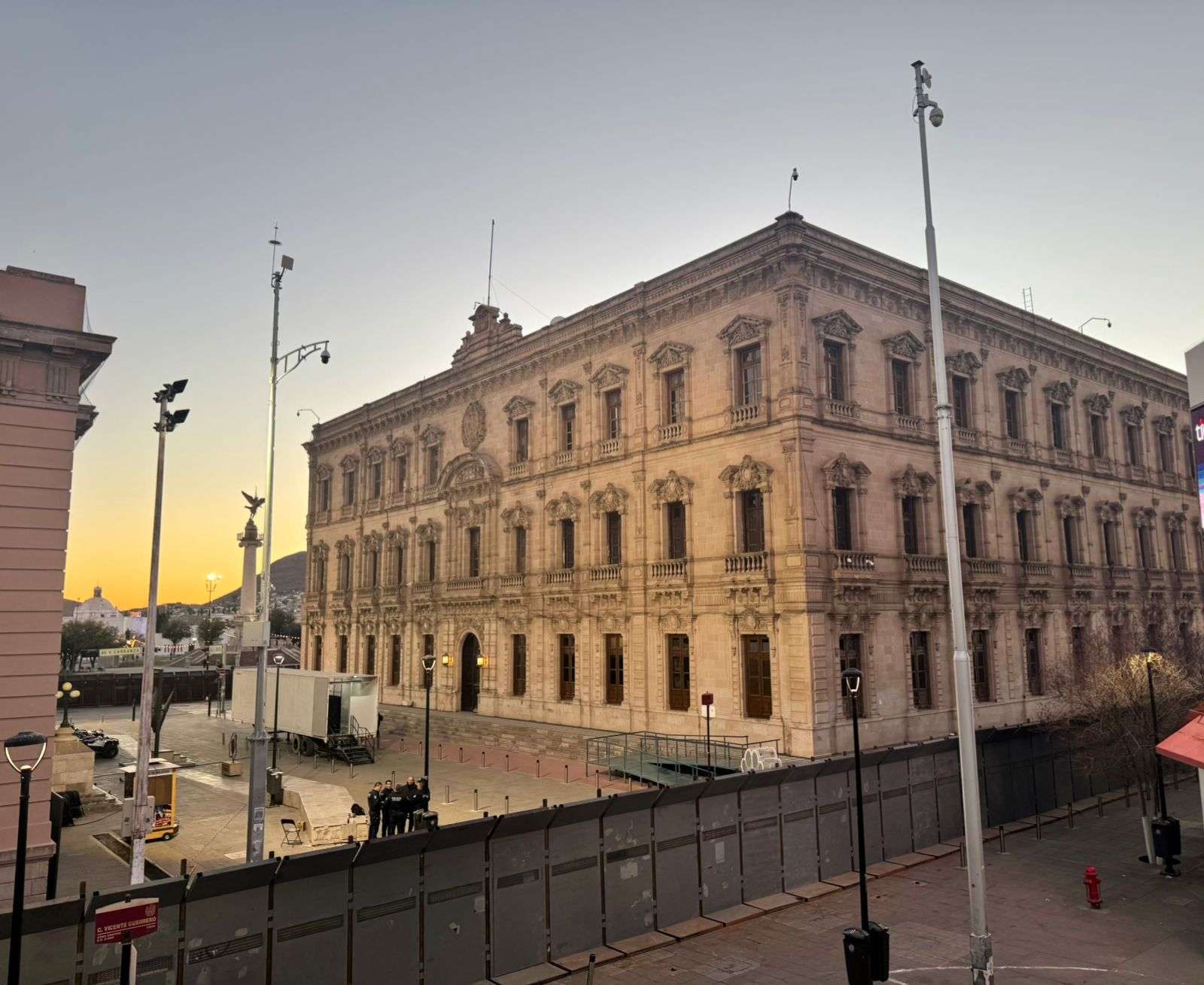 Amanece despejado con temperatura de 21 grados centígrados 