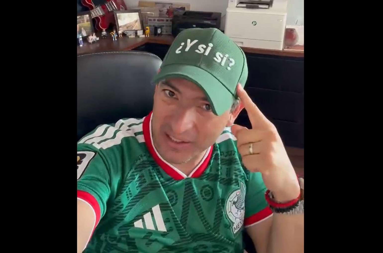 Rifa Marco Bonilla gorras virales del Tri; las entregará en la Plaza del Ángel