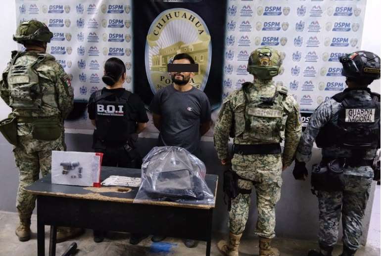 Detienen a uno con arma de fuego en la colonia Ávalos 