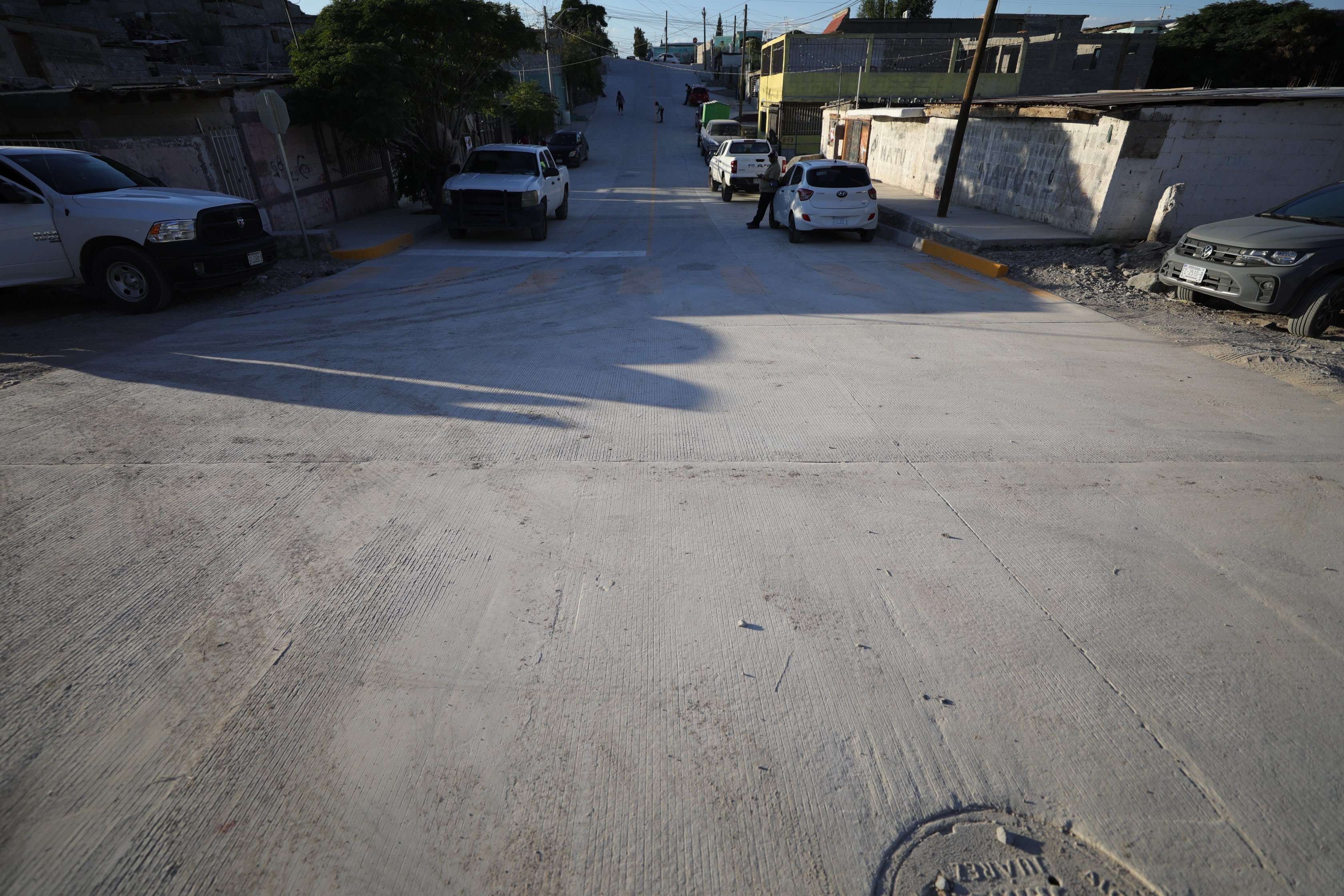 Entrega Municipio pavimentación de calle en Independencia II