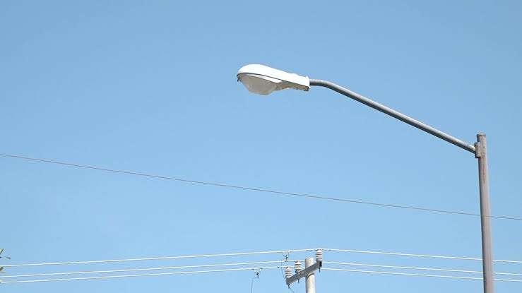 Denuncian vecinos apagones constantes en calle 24 y alrededores