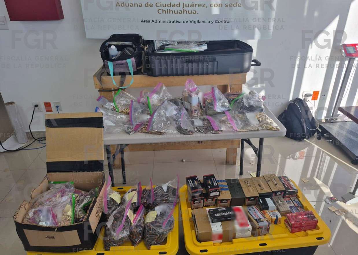 Procesan a hombre acusado de introducir armas de fuego a México en autobús