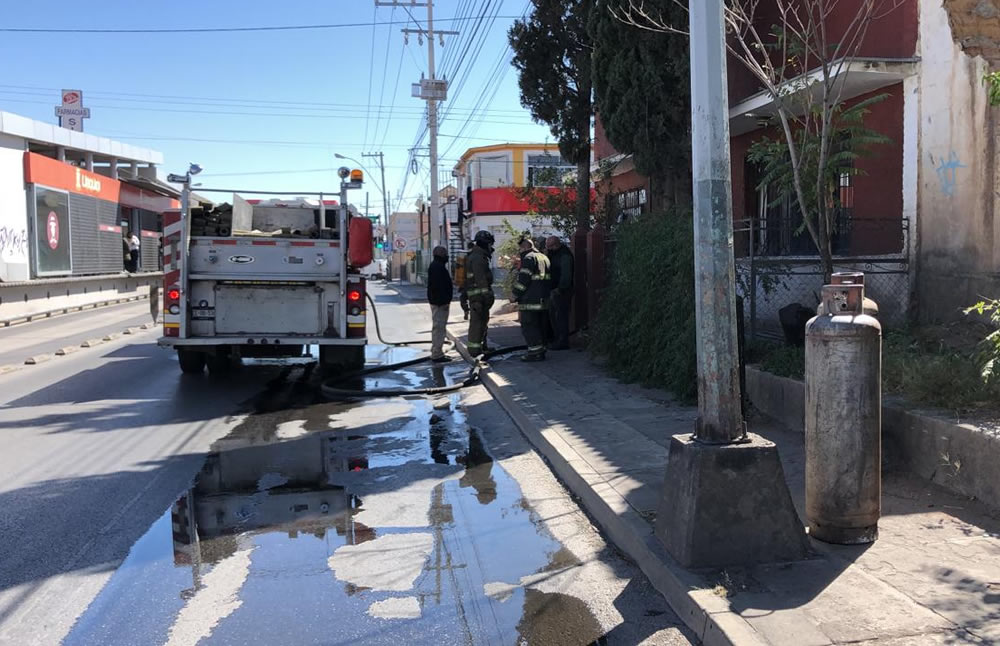 El incendio alcanzó varios lugares de la casa